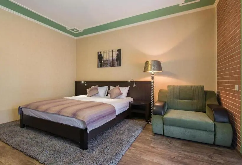 Camera Standard, Green Villa