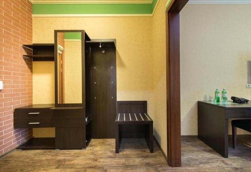 غرفة كلاسيكية ثلاثية, Green Villa