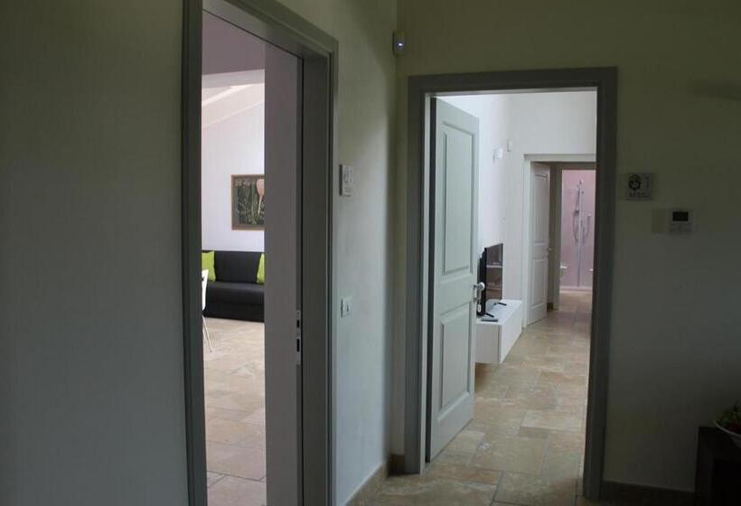 דירת שני חדרים, Relais Pugliano