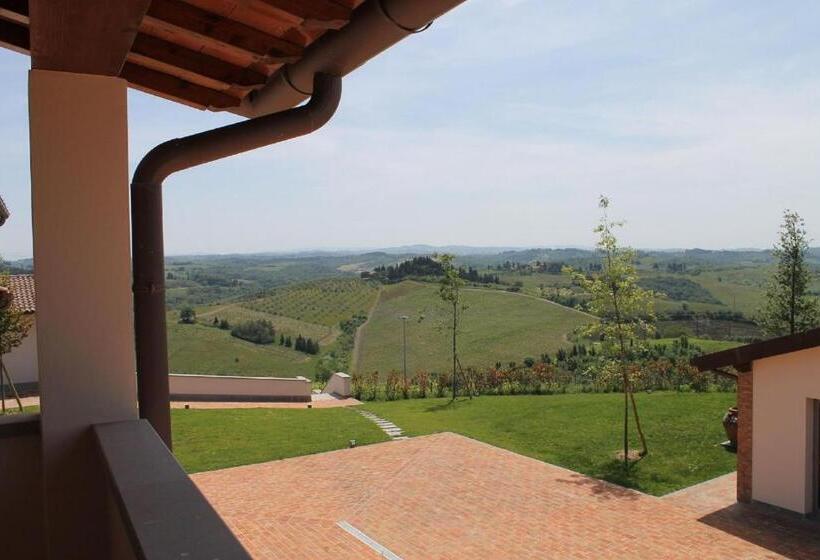 דירת שני חדרים, Relais Pugliano