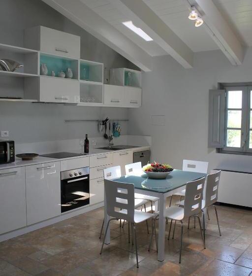 דירת שני חדרים, Relais Pugliano