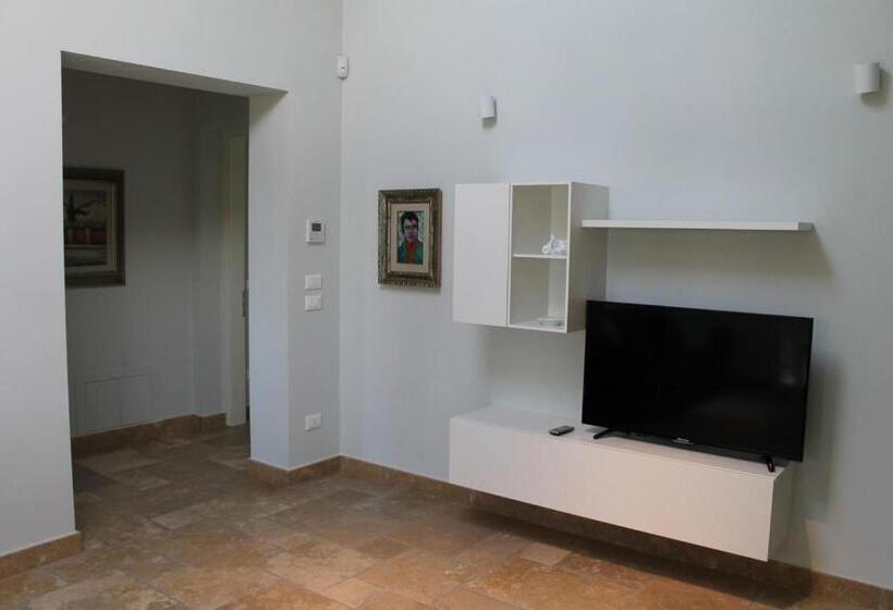 דירת שני חדרים, Relais Pugliano