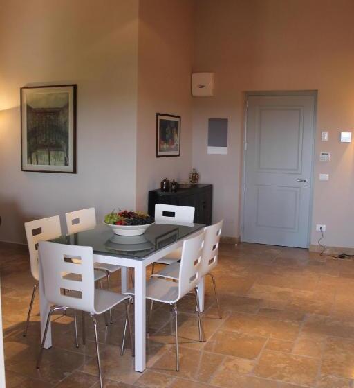 דירת שני חדרים, Relais Pugliano