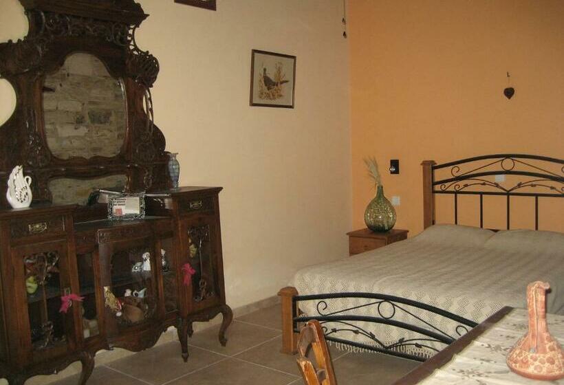 غرفة قياسية, Our House