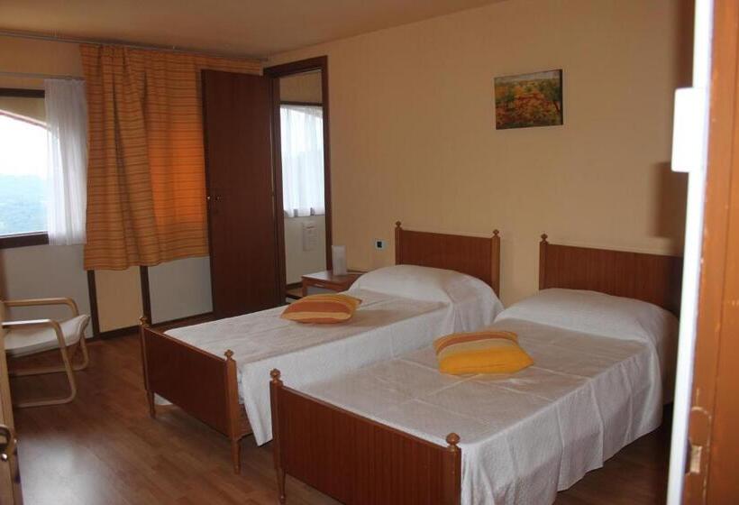 스탠다드 트리플 룸, Locanda Del Pittore