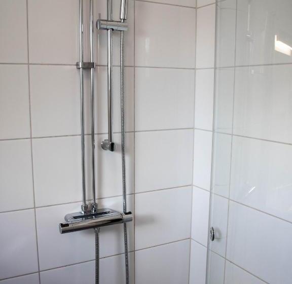 דירת שלושה חדרים, Vassbo Vandrarhem