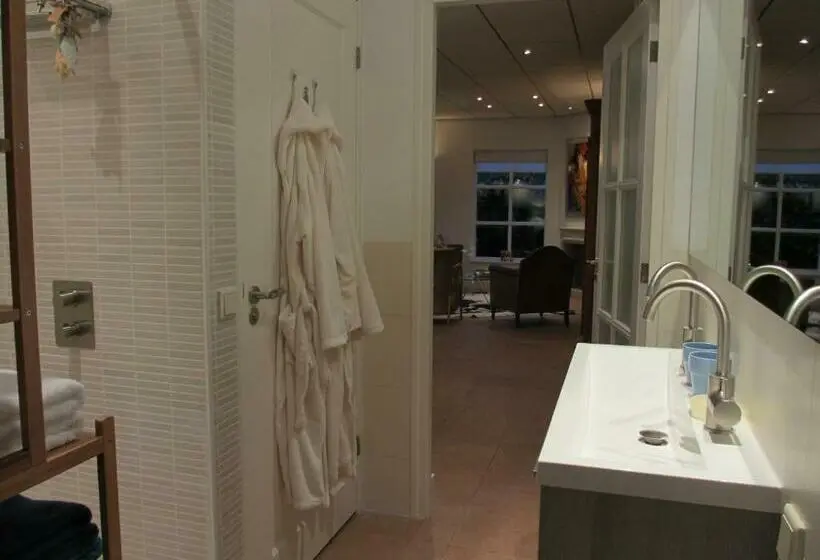 キングサイズベッドのスタンダードルーム, B&b Boerderij Wijtvliet