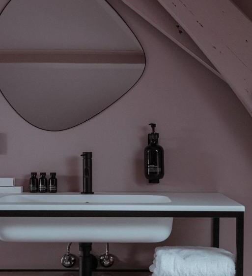 デラックスの４人部屋, Boutique Hotel Restaurant Bal