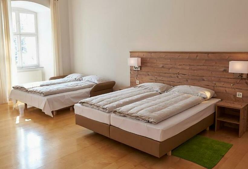 חדר סטנדרט לארבעה, Klosterhotel Kreuz