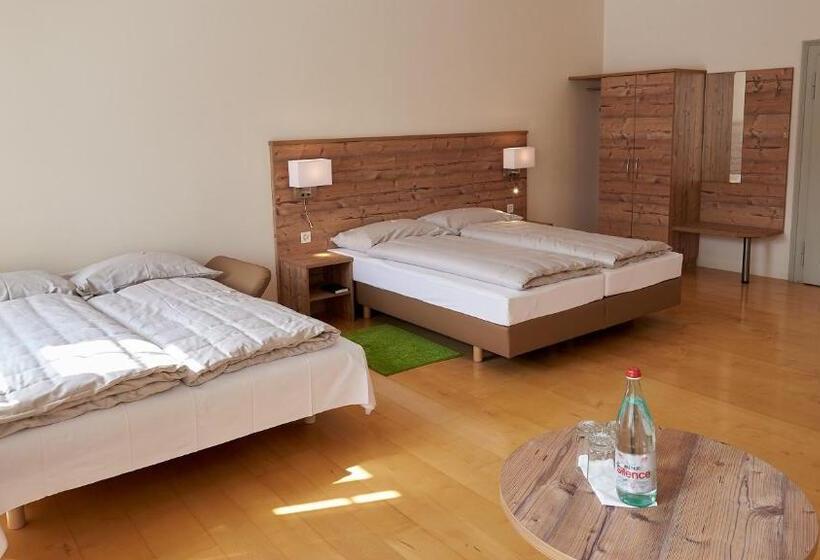 Четырехместный Номер Стандарт, Klosterhotel Kreuz