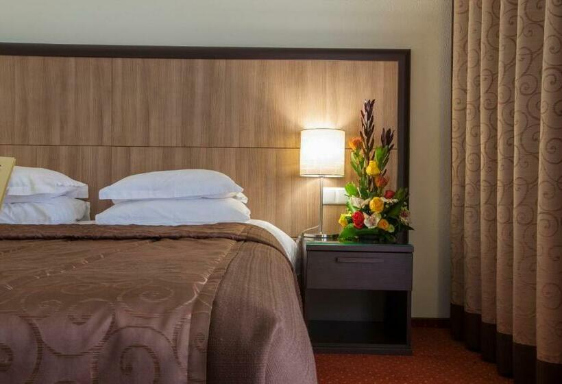 בית, 2 חדרי שינה, Park Hotel Kidev