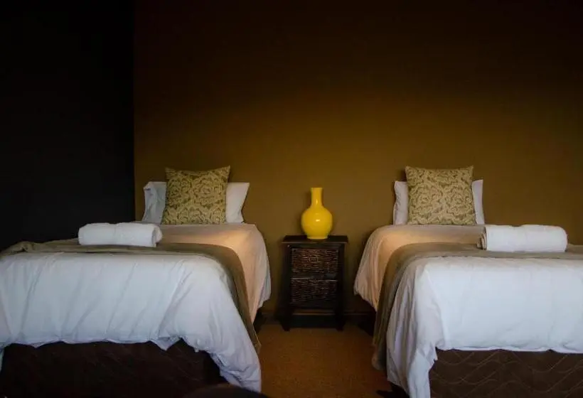 ファミリールーム, Desert Dew Guest House