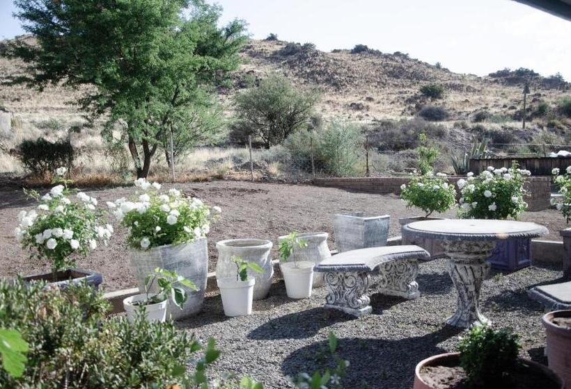 Family Suite, Desert Dew Guest House