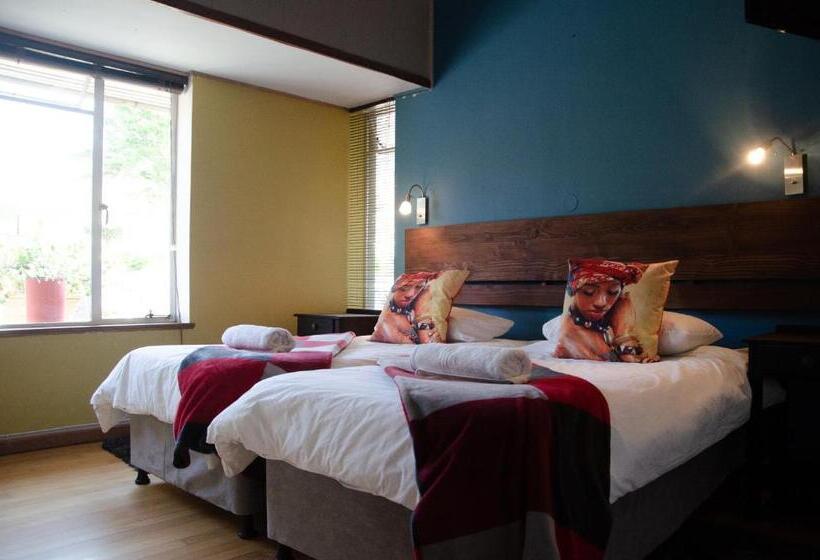 Family Suite, Desert Dew Guest House