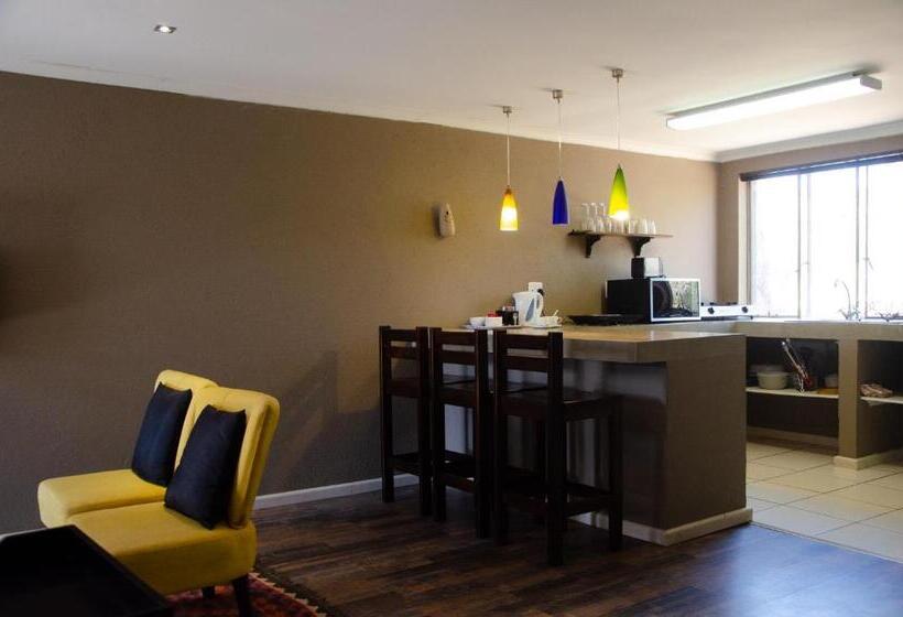 シャレー・デラックス1寝室, Desert Dew Guest House