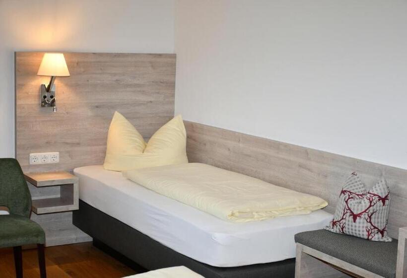 スタンダードシングルルーム, Deutsches Haus Hotel Restaurant Gastwirtschaft Biergarten Am Radweg Bermuthshain