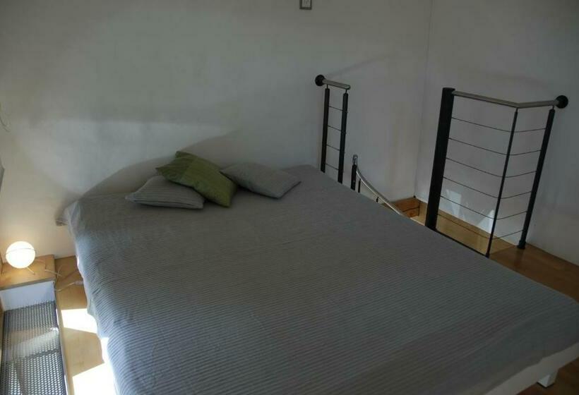 ファミリーステューディオ, Guesthouse Les Mignardises