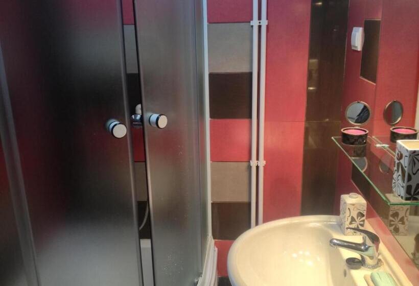 סוויטה, Pensiunea Carmen