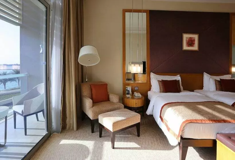 景色の見えるデラックスルーム, Al Raha Beach Resort & Spa