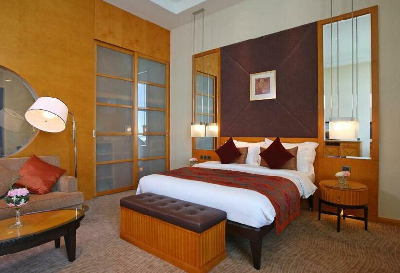 سوییت جونیور, Al Raha Beach