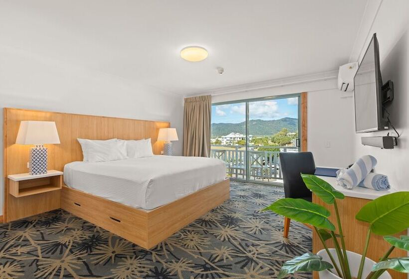غرفة قياسية مطلة على المدينة, Airlie Beach