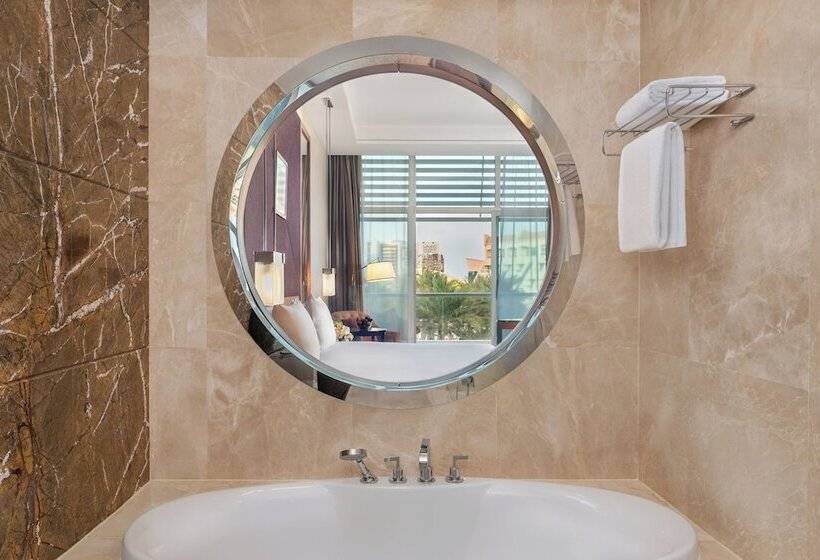 اتاق لوکس با چشم‌انداز, Al Raha Beach