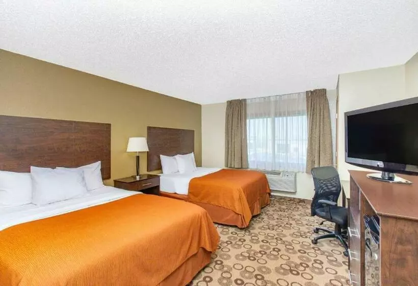 اتاق استاندارد, Spark By Hilton Cedar Falls