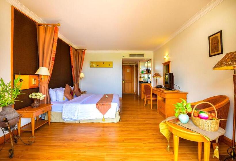 带泳池观景的豪华房, Angkor Century Resort & Spa