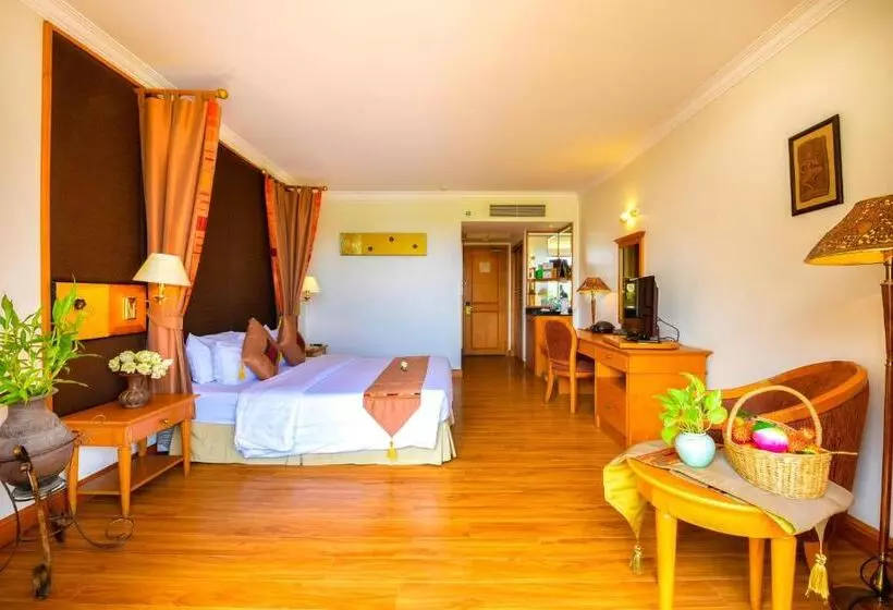 プールの見えるデラックスルーム, Angkor Century Resort & Spa
