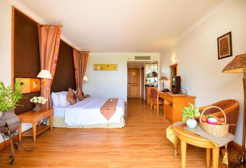 带泳池观景的豪华房, Angkor Century Resort & Spa
