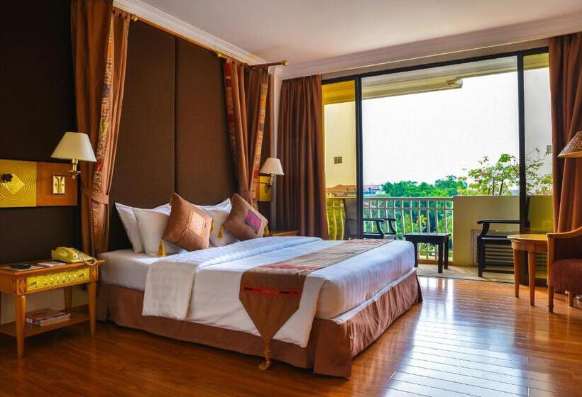 带泳池观景的豪华房, Angkor Century Resort & Spa