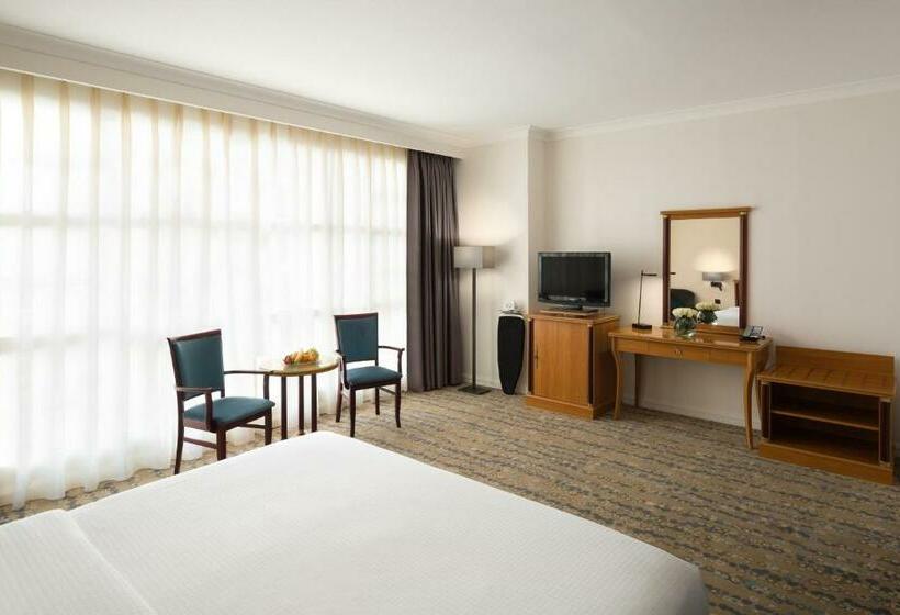 带大床的高级房间, Anwar Al Madinah Movenpick