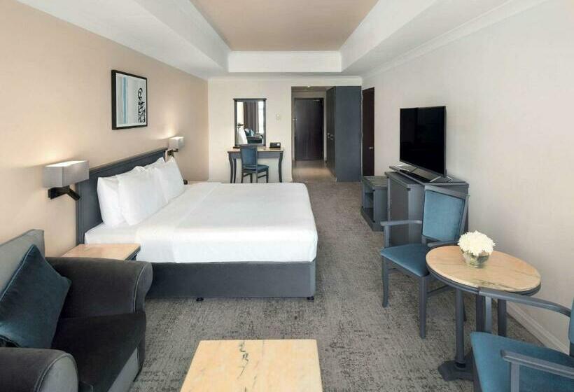 带大床的高级房间, Anwar Al Madinah Movenpick