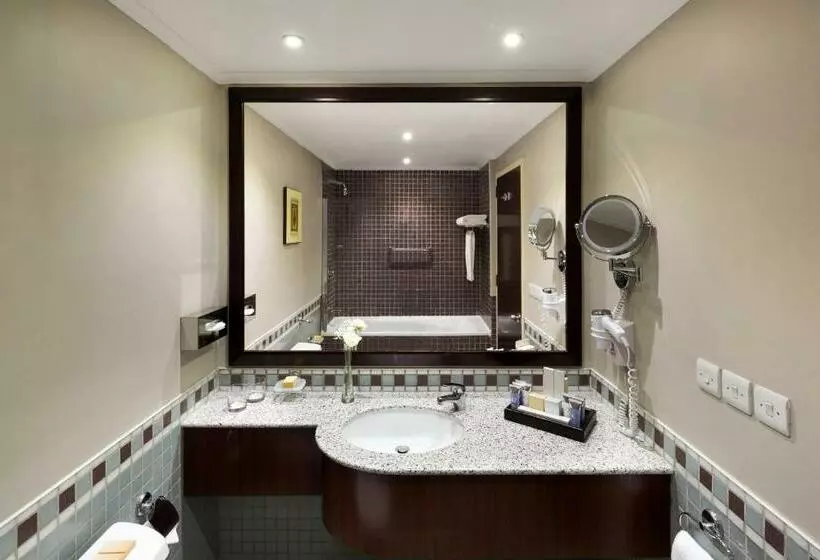 Presidenttisviitti 3 Makuuhuonetta, Anwar Al Madinah Movenpick