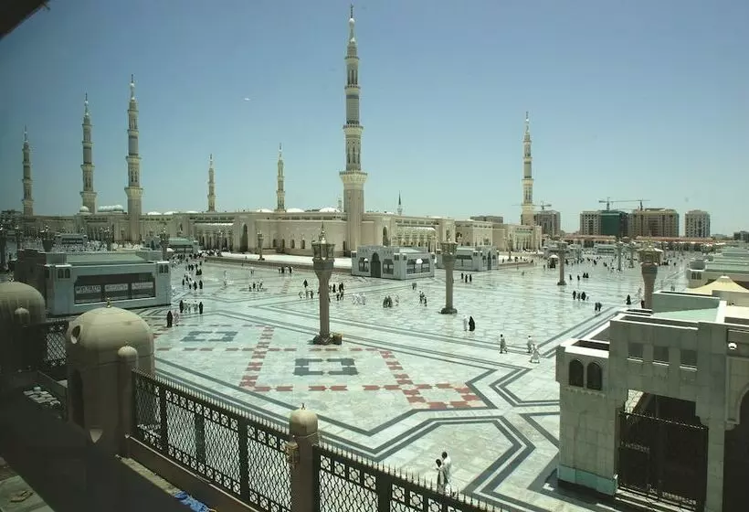 Presidenttisviitti 3 Makuuhuonetta, Anwar Al Madinah Movenpick