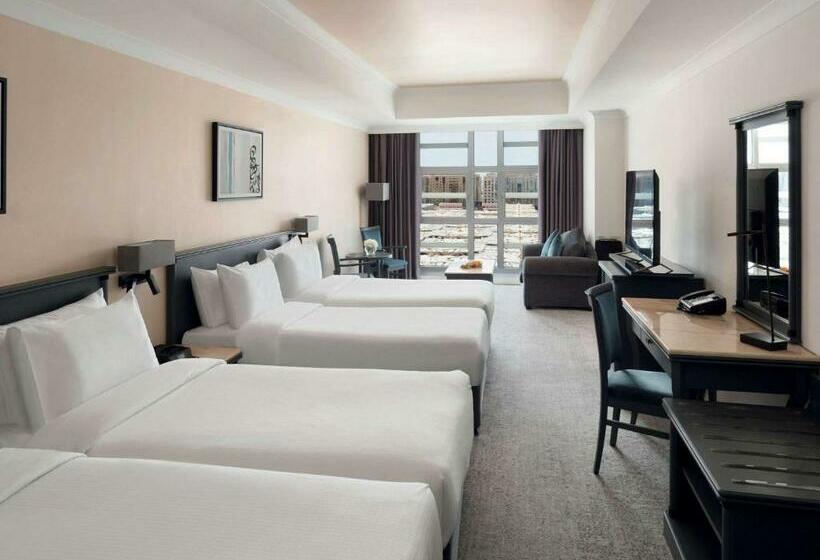 四人高级间, Anwar Al Madinah Movenpick