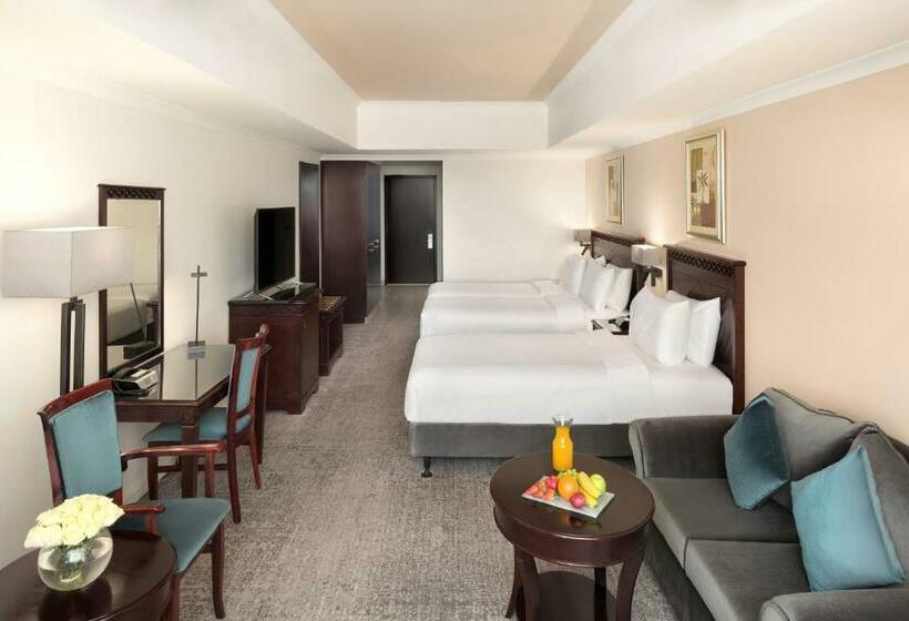 行政三人间, Anwar Al Madinah Movenpick