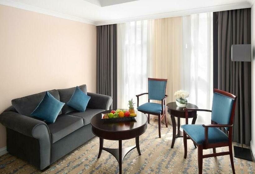 行政三人间, Anwar Al Madinah Movenpick