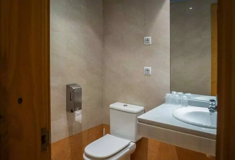 Standard Kolmen Hengen Huone, Bezana Lago
