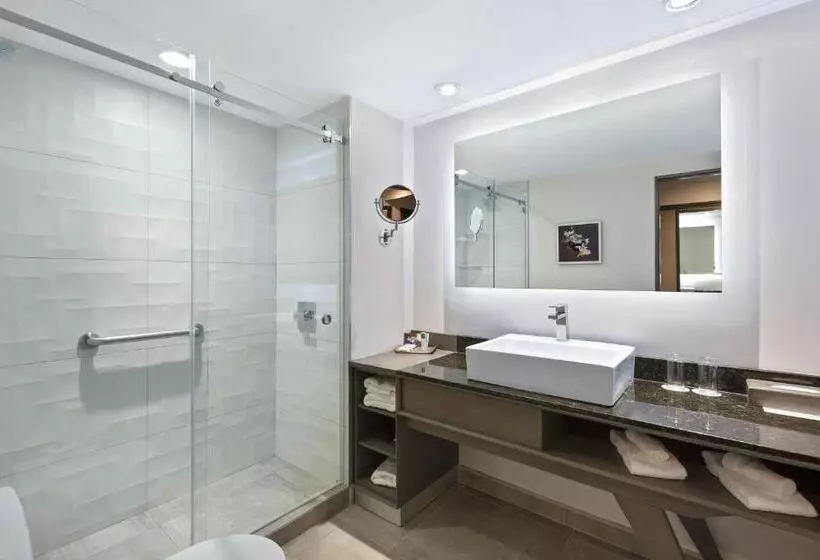 キングサイズベッドのクラブルーム, Crowne Plaza San Jose La Sabana, An Ihg