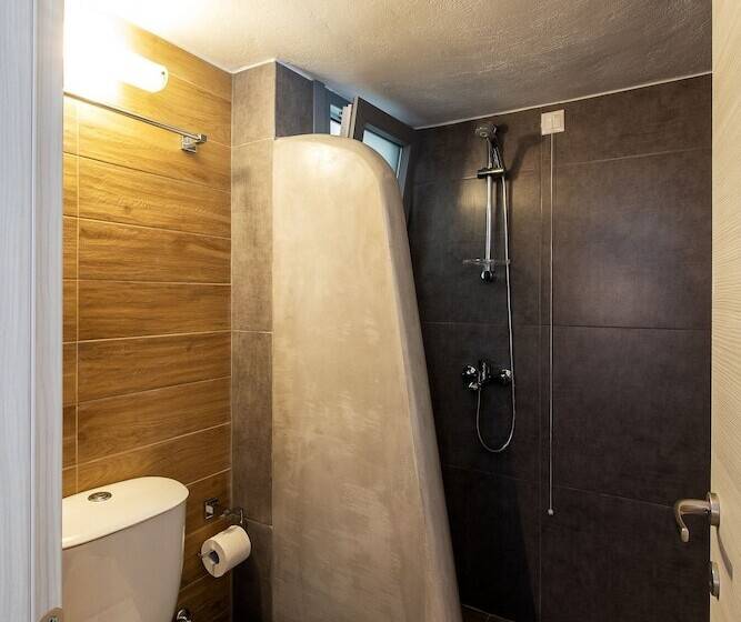 غرفة عائلية, Dilion