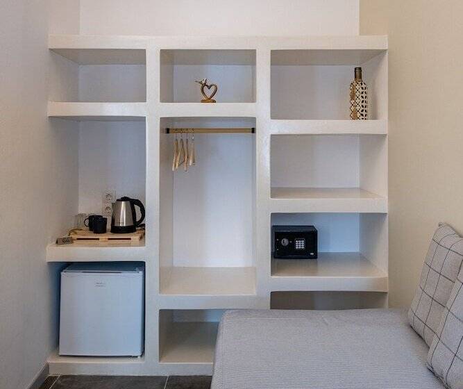 غرفة عائلية, Dilion