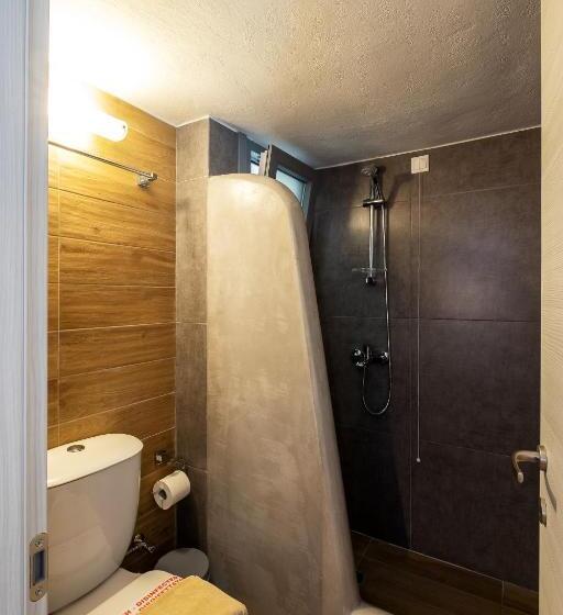 غرفة عائلية, Dilion