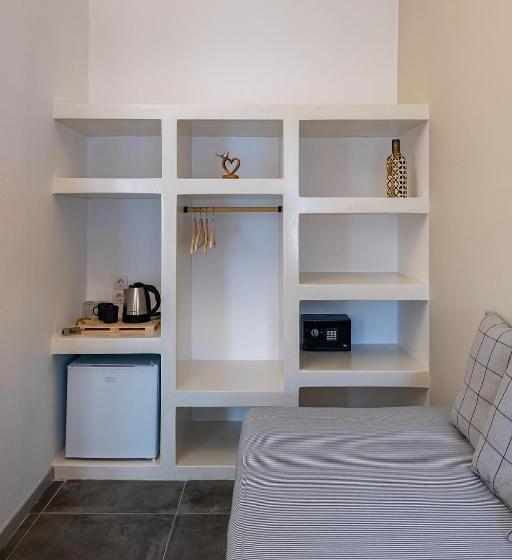 غرفة عائلية, Dilion