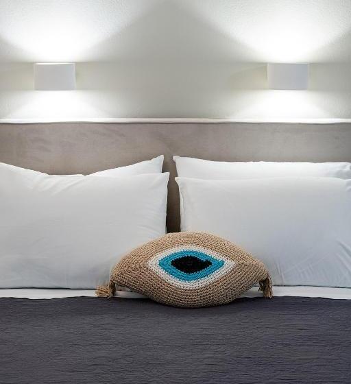 غرفة سوبيريور ثلاثية, Dilion