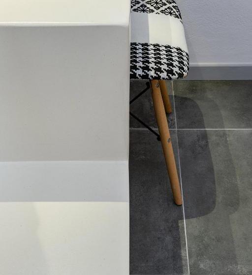 غرفة سوبيريور ثلاثية, Dilion