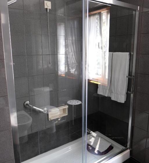 اتاق استاندارد سه نفره, Dona Sofia