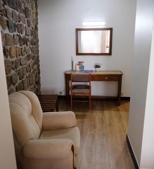 اتاق استاندارد سه نفره, Dona Sofia