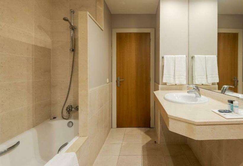 غرفة قياسية إطلالة جانبية علي البحر, Ilunion Fuengirola