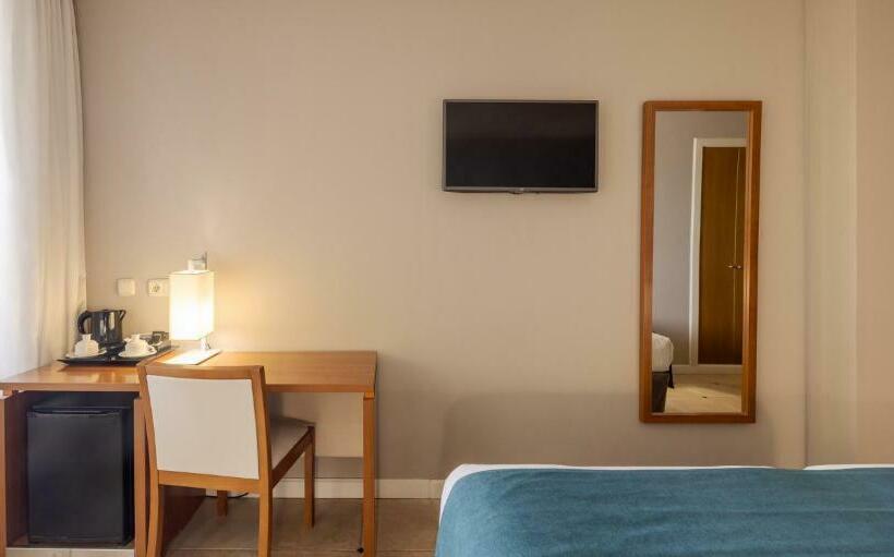 غرفة قياسية إطلالة جانبية علي البحر, Ilunion Fuengirola